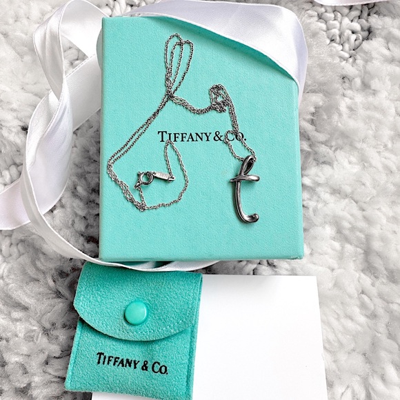 Tiffany & Co Elsa Peretti Small Alphabet Pendant in Sterling Silver letter T - Picture 7 of 11